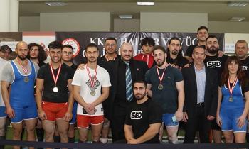 uku-powerlifting-yarismasi-gerceklestirildi